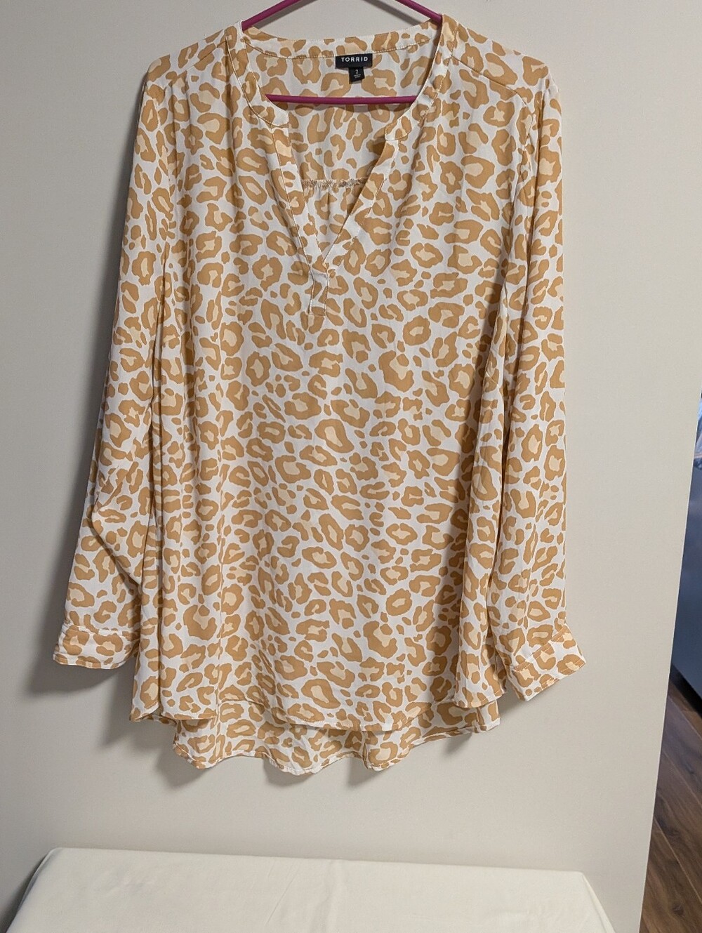 Torrid | GEORGETTE LEOPARD PRINT ON WHITE BLOUSE Size 2 Torrid Size. 2X.